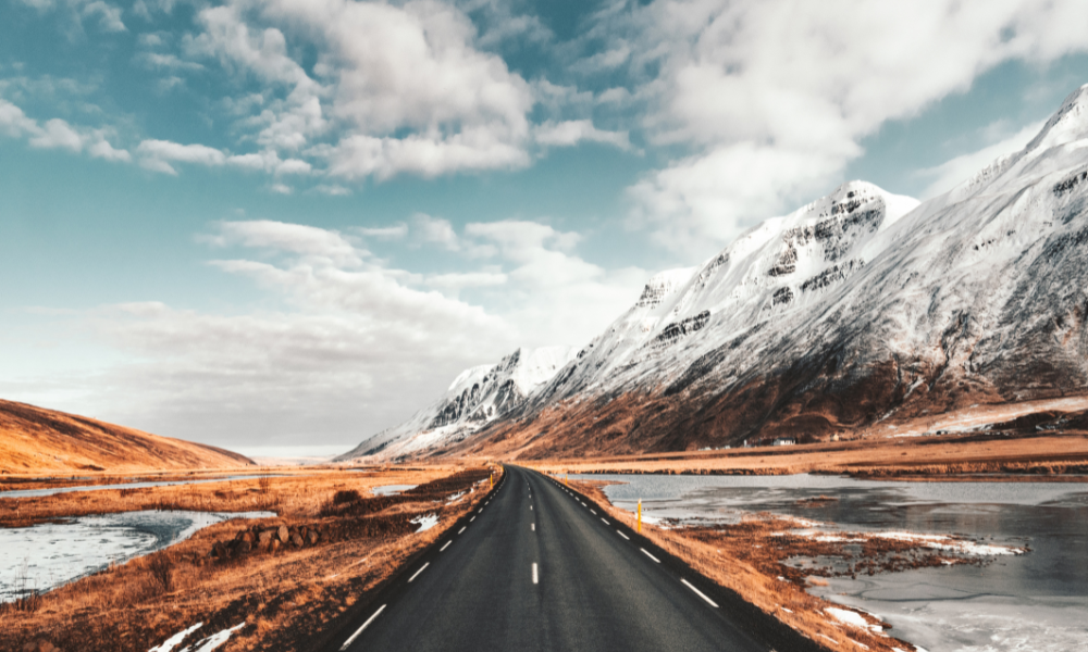 Disfruta de las carreteras locales en tu luna de miel en Islandia con Honimunn