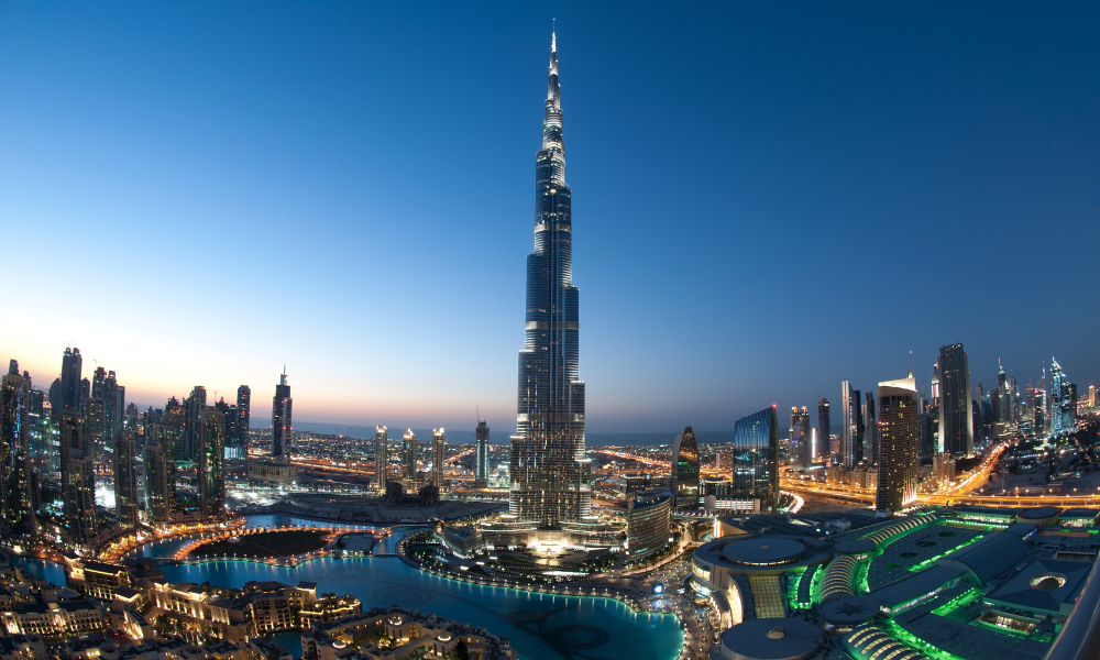 Visita el Burj Khalifa en tu viaje de novios. con Honimunn